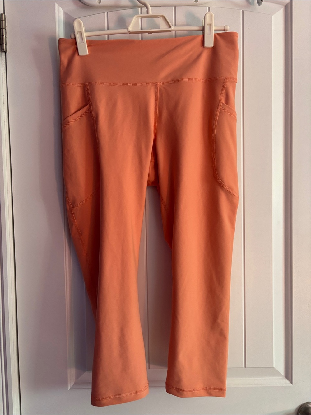 Peach Capri Active Leggings with Side Pockets
